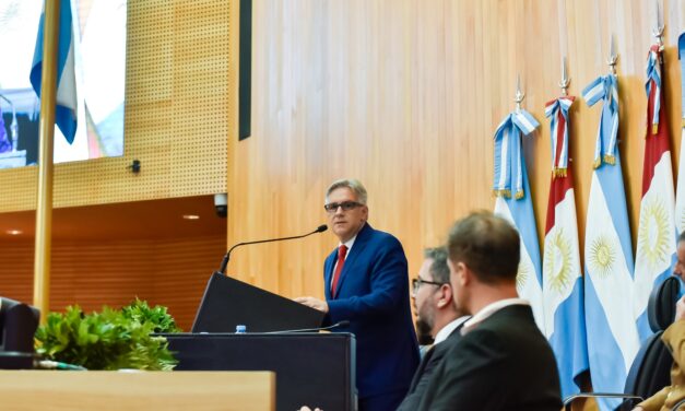 Llaryora ratificó la inversión en obra pública por $700.000 millones