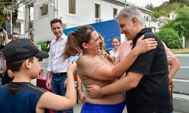En Unquillo Llaryora entregó viviendas y ratificó su decisión de no parar la obra pública en Córdoba