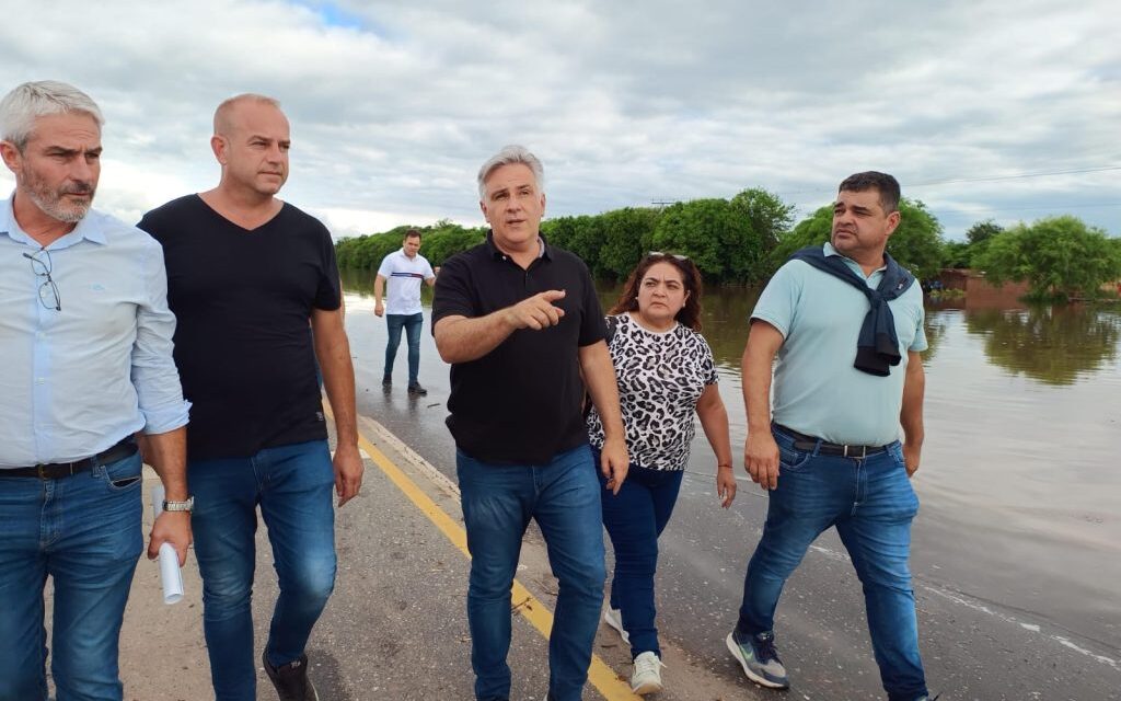 Llaryora recorrió la localidad de La Para, afectada por el temporal