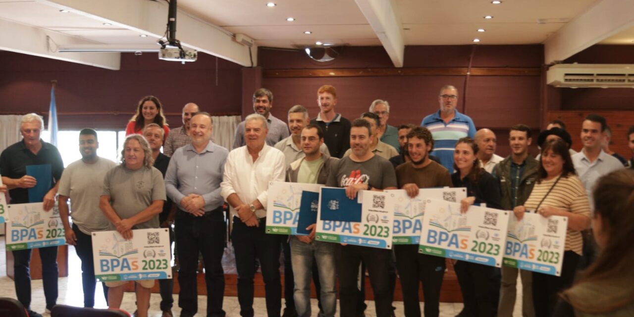 Busso y Accastello entregaron Aportes de Buenas Prácticas Agropecuarias en Villa María