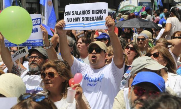 El Gobierno nacional llamó a tratar este lunes paritarias de trabajadores estatales