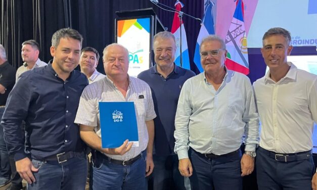 La Provincia entregó aportes a más de 140 productores agropecuarios comprometidos con el ambiente