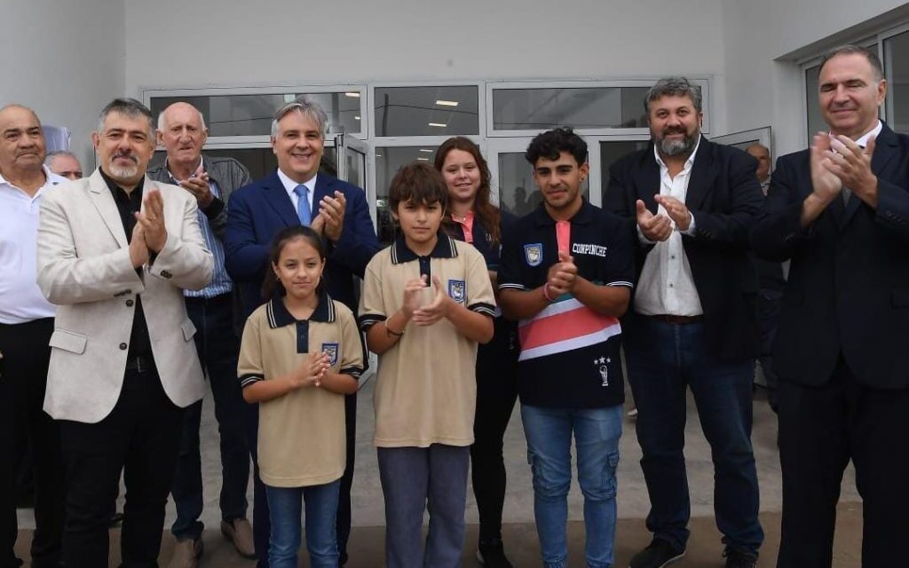 En Ucacha, Llaryora inauguró el Ciclo Lectivo 2024