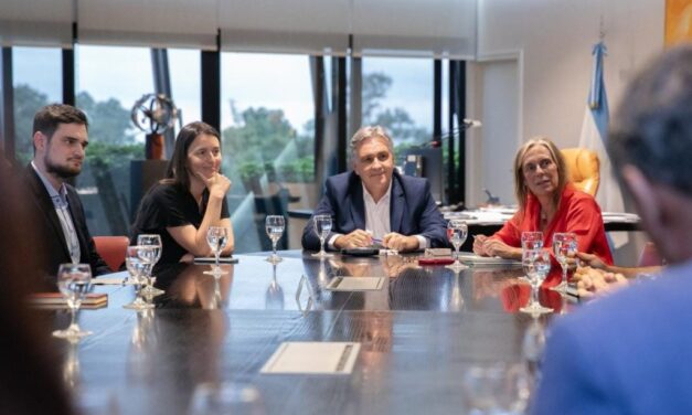 Llaryora recibió a la Comisión de la Memoria