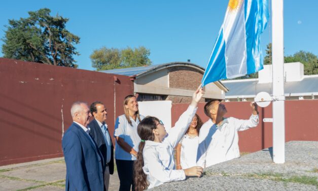 Río Cuarto: Llamosas encabezó el acto de inicio del ciclo lectivo 2024 en la Escuela Mariano Moreno