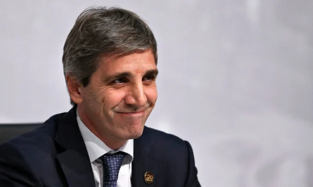 Caputo confirmó bono de $70.000 para jubilados y confió en una inflación de 15% para febrero