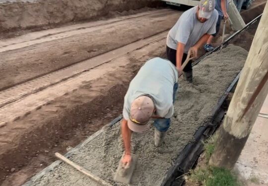 Avanza la obra de cordón cuneta en Berrotarán