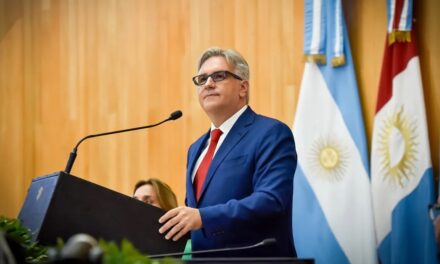 Llaryora le respondió a Milei: «No es tiempo de responder agravios ni insultos»