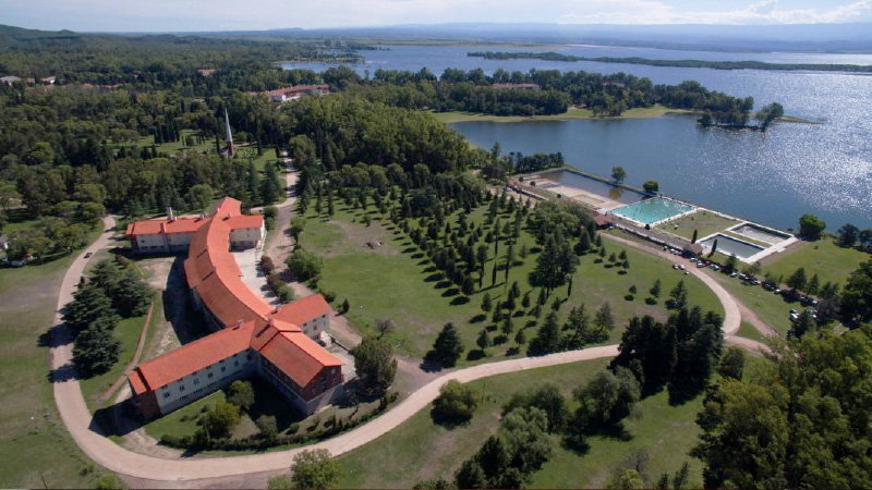 Turismo social: Embalse despidió a sus últimos turistas del verano y cierra por tiempo indeterminado