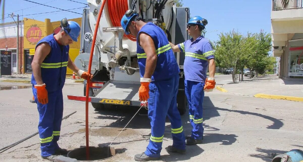 Milei avanza con la privatización de AySA: 200 trabajadores y trabajadoras fueron despedidos