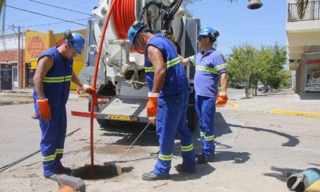 Milei avanza con la privatización de AySA: 200 trabajadores y trabajadoras fueron despedidos