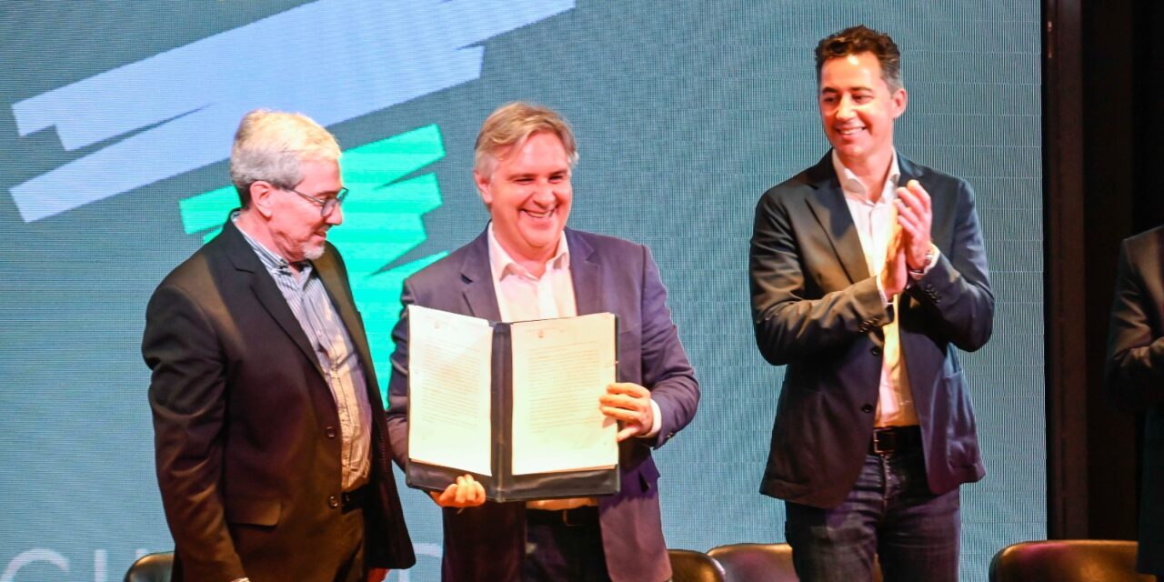 General Deheza firmó convenio con la provincia para el desarrollo de obras