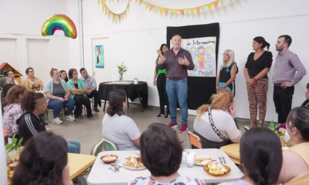 Villa María: Accastello visitó los centros de Promoción Familiar