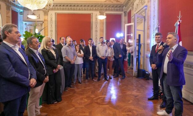 Con la presencia del Gobernador, inició en Córdoba el encuentro federal de intendentes