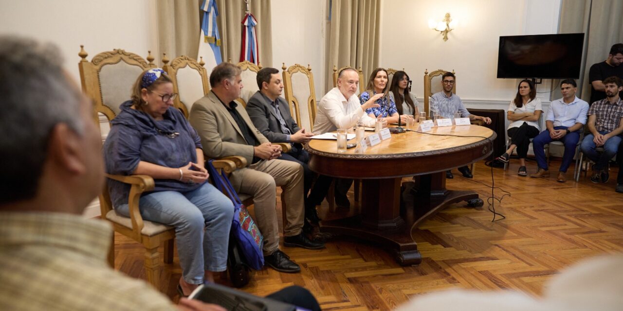 Accastello convocó a Colegios, Consejos y Círculos de profesionales para trabajar en una agenda conjunta