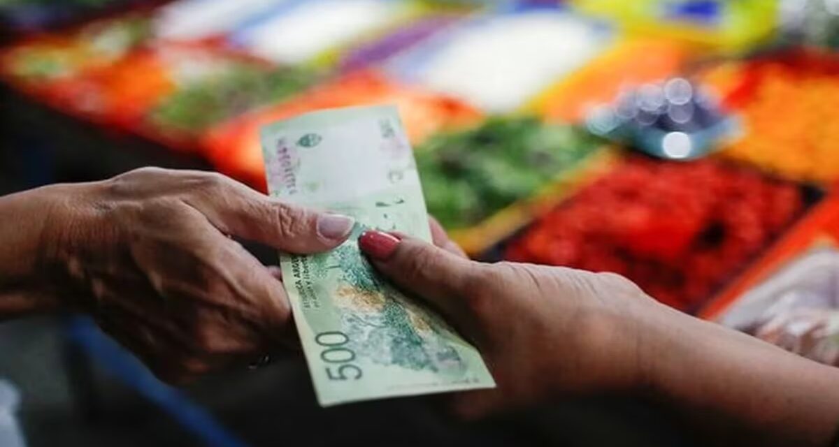 Una familia necesita ganar $690.000 para no ser pobre en Argentina