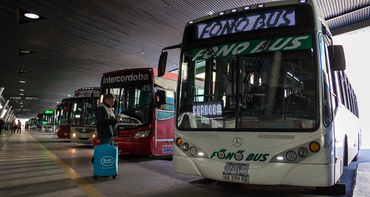 Sin acuerdo en el reclamo salarial: rige el paro por 24 horas en el transporte interurbano