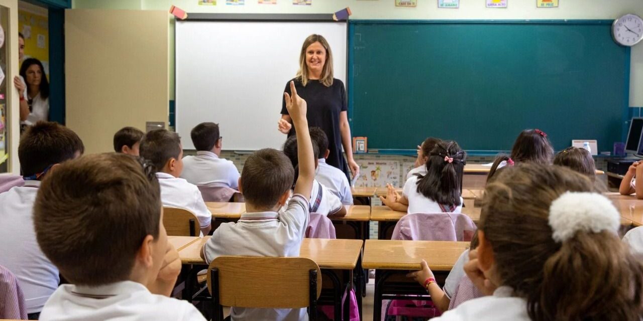 El Gobierno lanzó vouchers para que familias de alumnos paguen la cuota de escuelas privadas