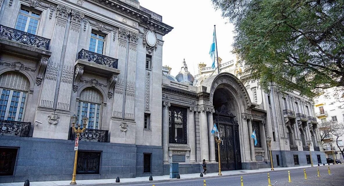 Más renuncias: se fue de Cancillería el director de Control y Fiscalización Pesquera