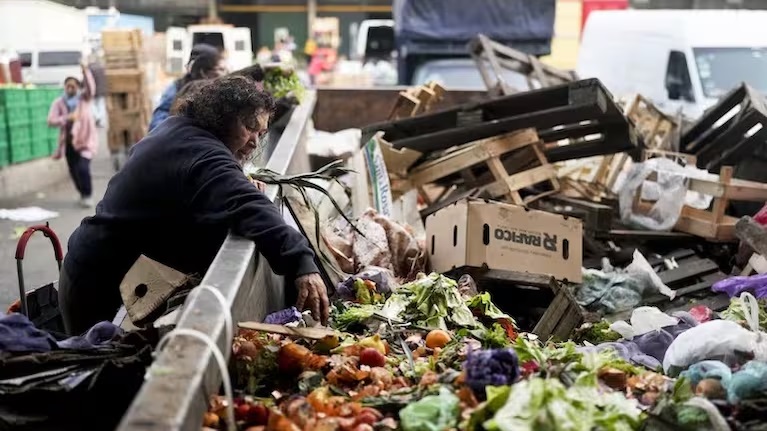 La pobreza en Argentina alcanzó el 41,7% y afecta a 19,5 millones de personas
