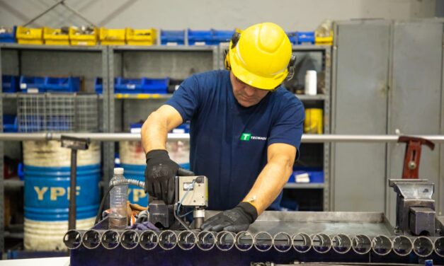 La industria pyme cae 30% anual en el primer mes de 2024