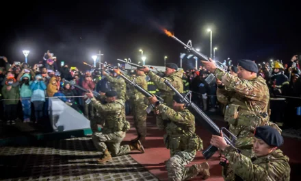 Gobernadores patagónicos participan de la vigilia por Malvinas: no irán funcionarios nacionales