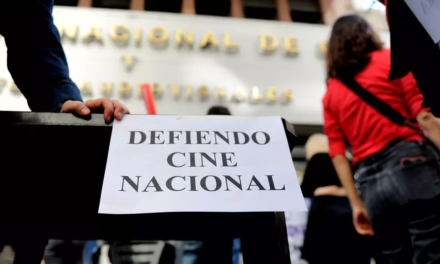 Ajuste al cine: el Gobierno cerró las puertas del INCAA y licenció a los trabajadores