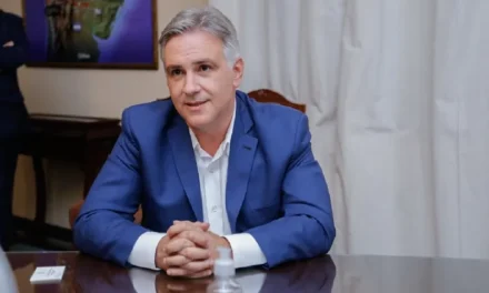 Llaryora pidió graduación en las tarifas, pero recalcó que es «momento de acompañar» a Milei con la Ley Bases
