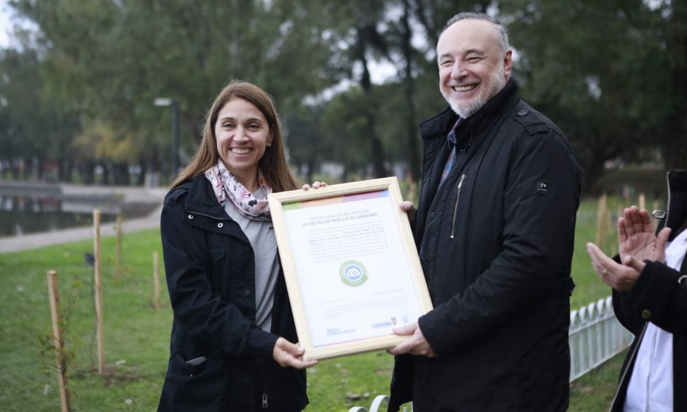 Villa Maria: Accastello y la ministra Flores inauguraron el primer bosque de bolsillo