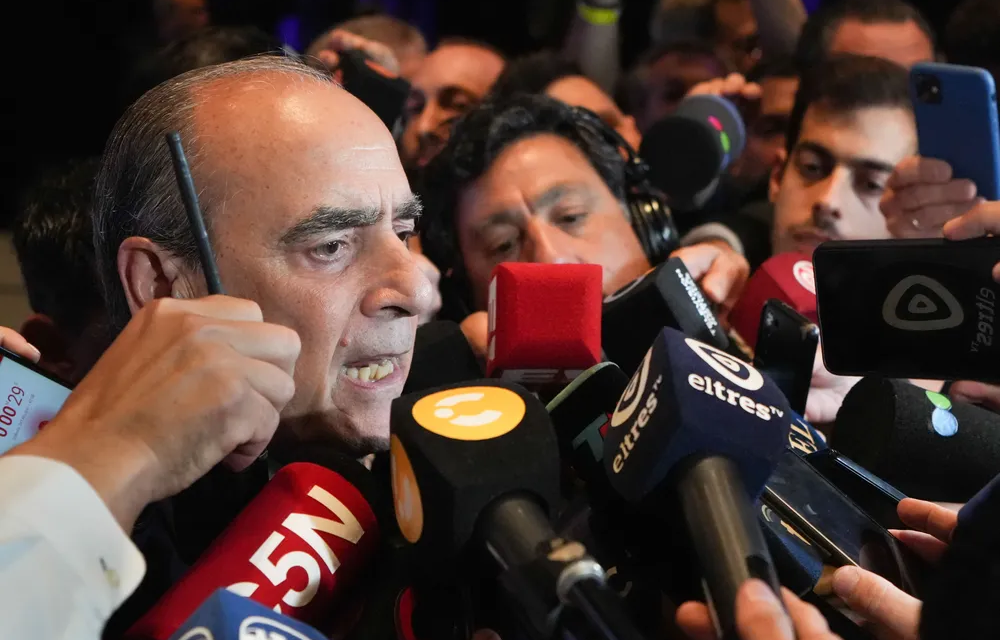 El Gobierno ratificó que planea restituir el Impuesto a las Ganancias y podría cobrarlo retroactivo
