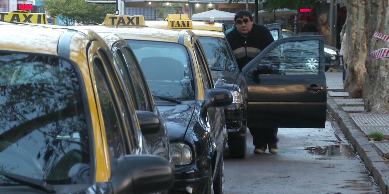 Otra suba: desde hoy, aumentan taxis, remises y la Inspección Técnica Vehicular