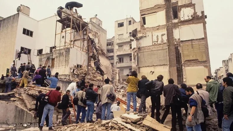 La Justicia responsabilizó a Irán y Hezbollah por los atentados a la AMIA y la Embajada de Israel