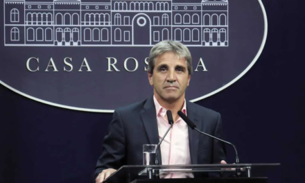 El ministro de Economía «celebró» la desaceleración de la inflación en marzo