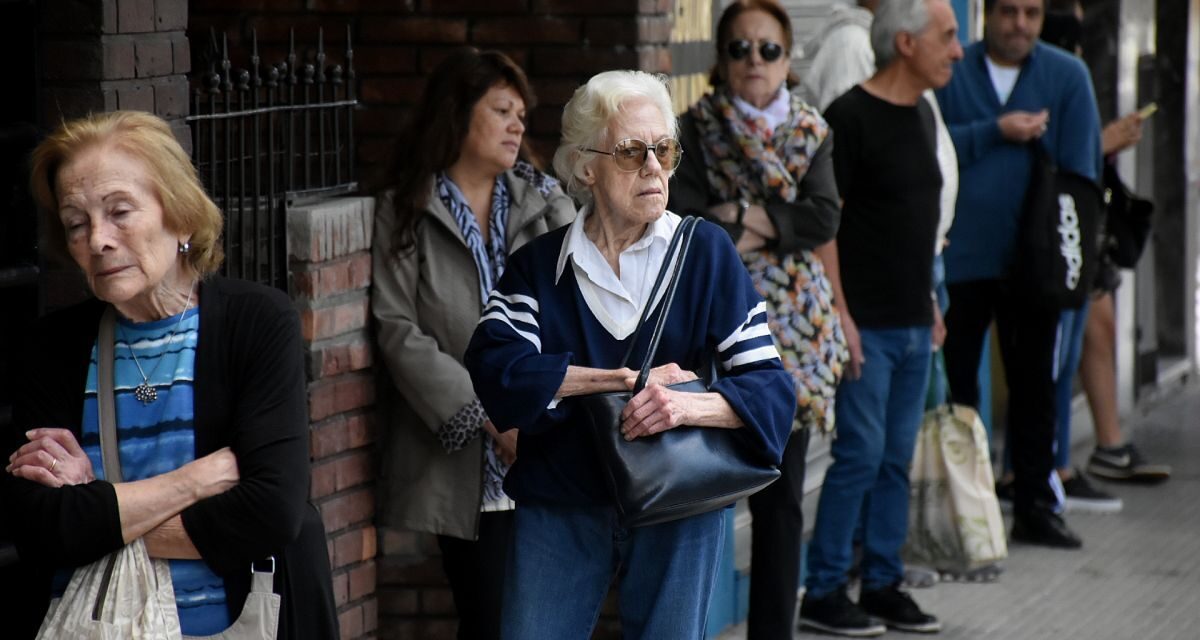 Una persona jubilada necesita en promedio $1.200.000 para afrontar sus gastos: un 75% más que en 2024