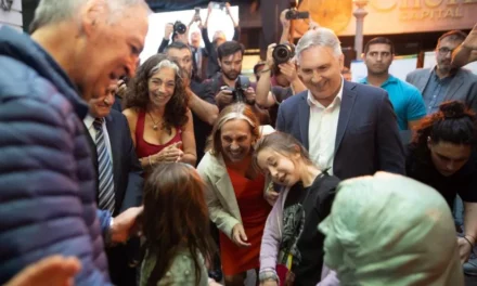 Inauguran la escultura de Sonia Torres en un acto encabezado por Llaryora y Schiaretti