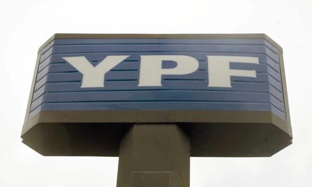 Juicio por YPF: el fondo buitre Burford quiere quedarse con el 51% de las acciones del Estado