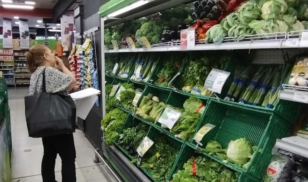 Canasta Básica: una familia necesitó en abril poco más de 828 mil pesos para no ser pobre
