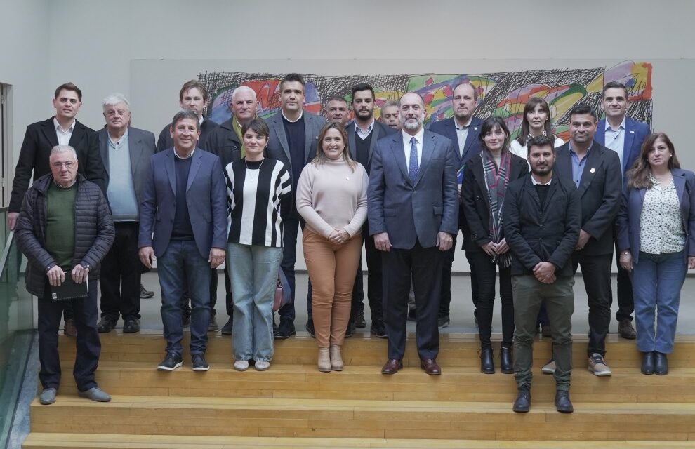 18 municipios y comunas se suman a la unificación tributaria