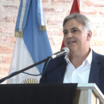 Llaryora anunció un aumento del 84% para las jubilaciones mínimas (pasan de $380 mil a $700 mil)