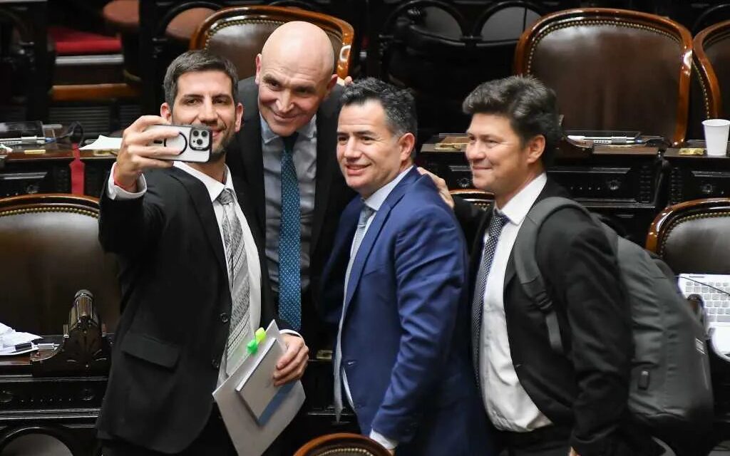 Con la sanción en Diputados de la Ley Bases, Milei obtuvo su primera victoria parlamentaria