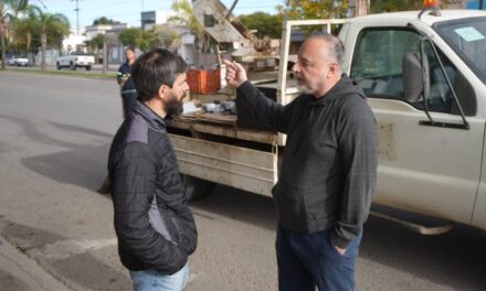 Villa María: Accastello supervisó el recambio de luminarias led en el Boulevard Vélez Sarsfield
