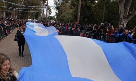 Villa Nueva: se realizó el Desfile Cívico Militar en el Parque Hipólito Yrigoyen