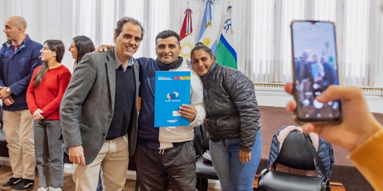 Río Cuarto: 75 familias recibieron su título de propiedad