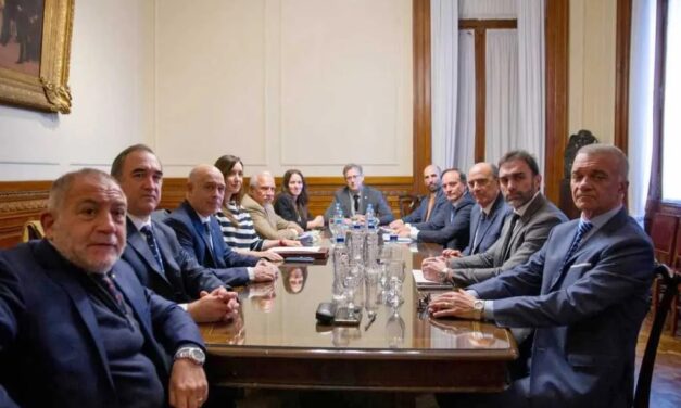 Ley de Bases: Francos se reunió con bloques dialoguistas y no hay certeza de dictamen