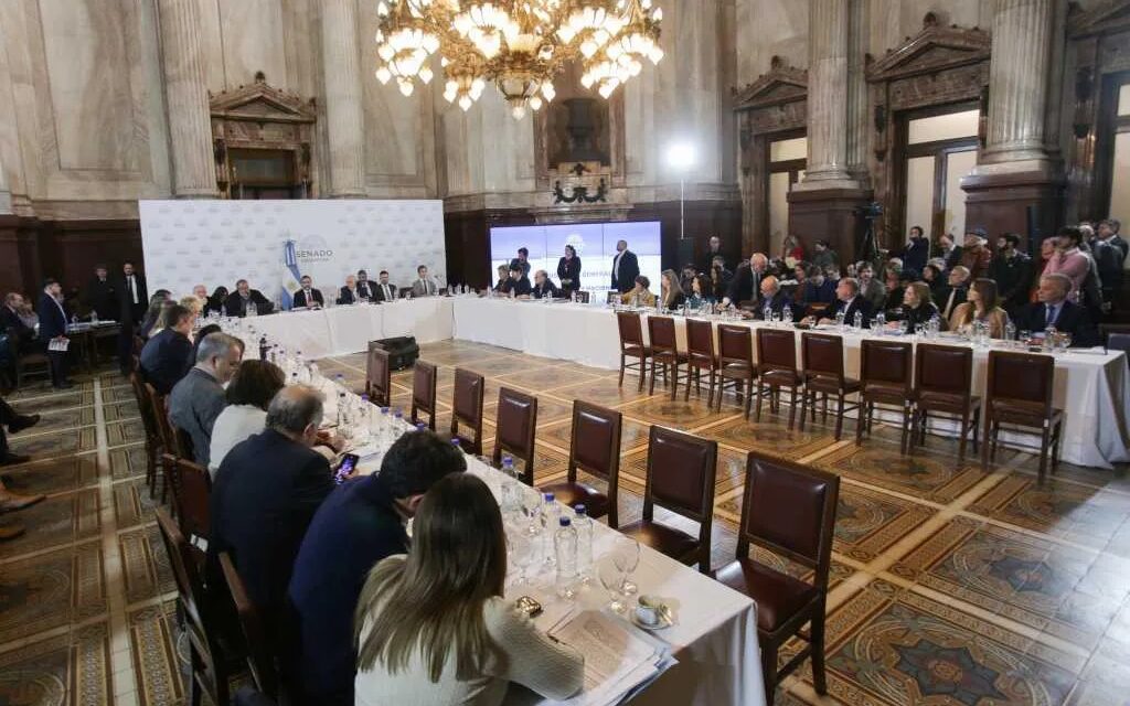 Ley de Bases y paquete fiscal: el Gobierno no logra cerrar el debate y sacar dictamen