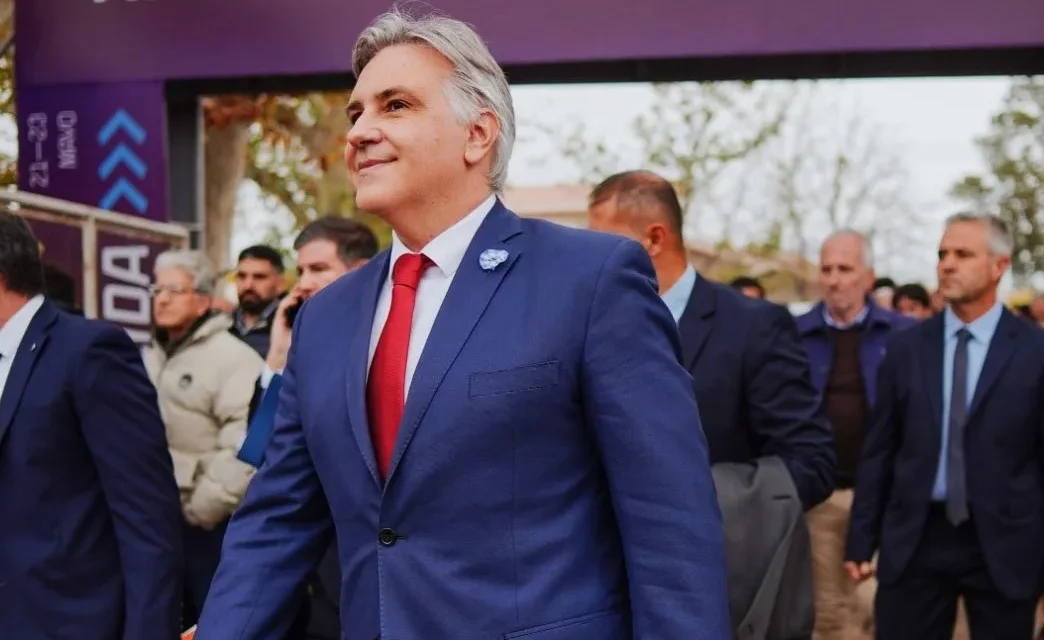Para Llaryora, es un «honor» que Milei haya elegido a Córdoba para el acto del 25 de mayo