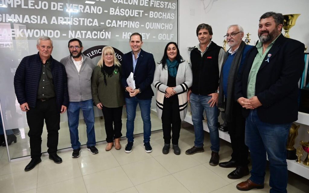 Gill se reunió con intendentes y cooperativistas de Juárez Celman