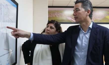 Elena: Calvo entregó $40 millones para la obra de adoquinado