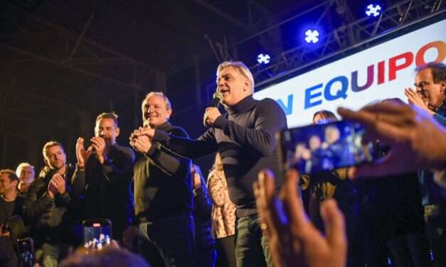 Llaryora celebró el triunfo del «partido cordobés»