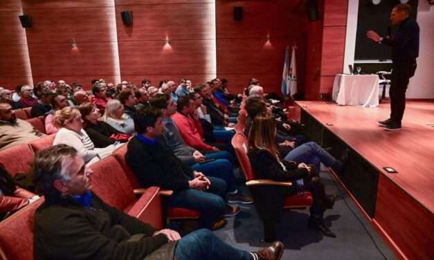 General Deheza: el ministro Gill presentó el programa de financiamiento para Cooperativas y Mutuales